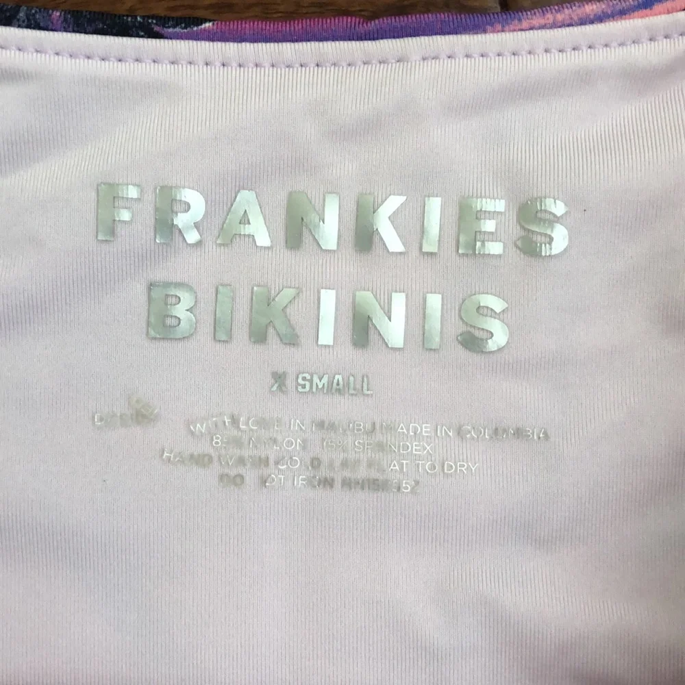 FRANKIES BIKINIS TROPICAL SUNSET BIKINI 👙 TOP SIZE SMALL BOTTOM SIZE XSMALL